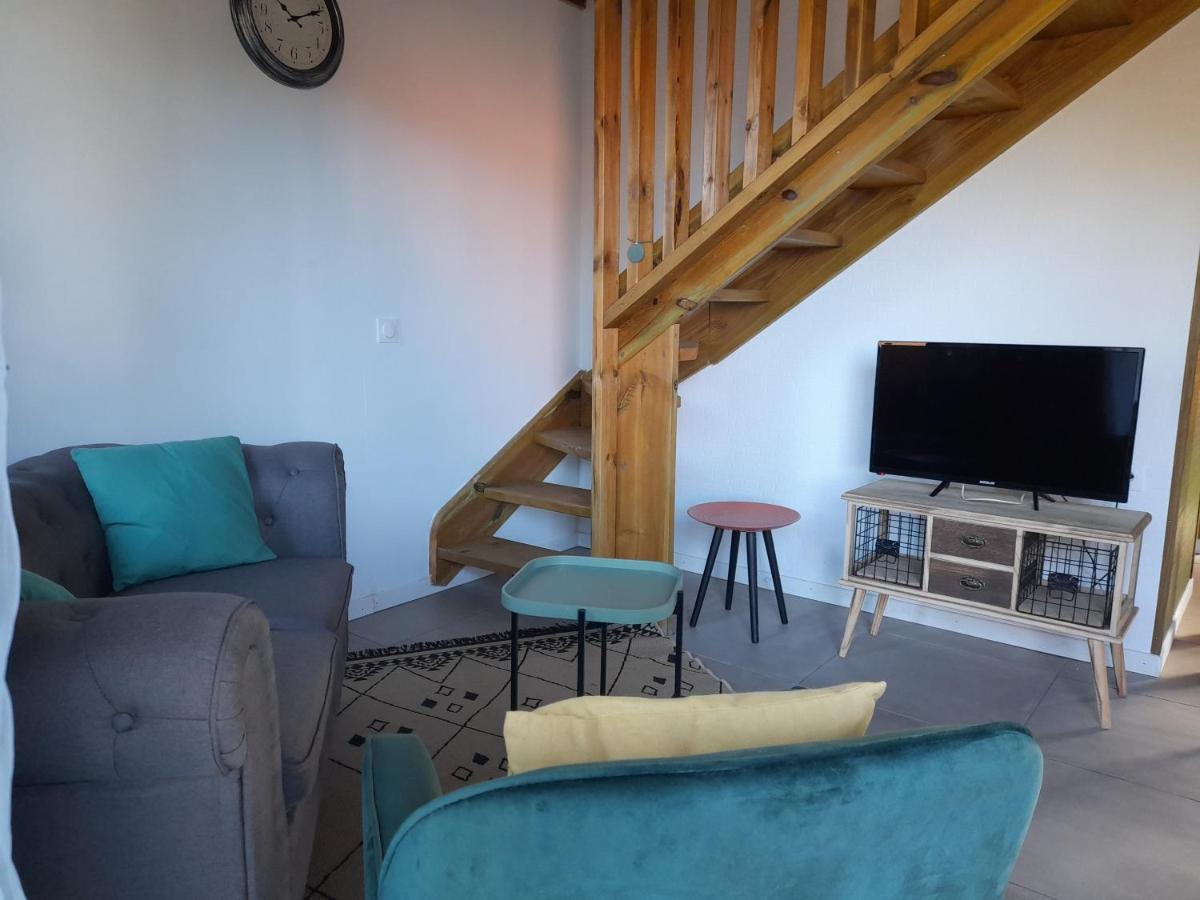 Charmant Chalet Avec Jacuzzi, L'Ile O Vert Saint-Philippe Zewnętrze zdjęcie