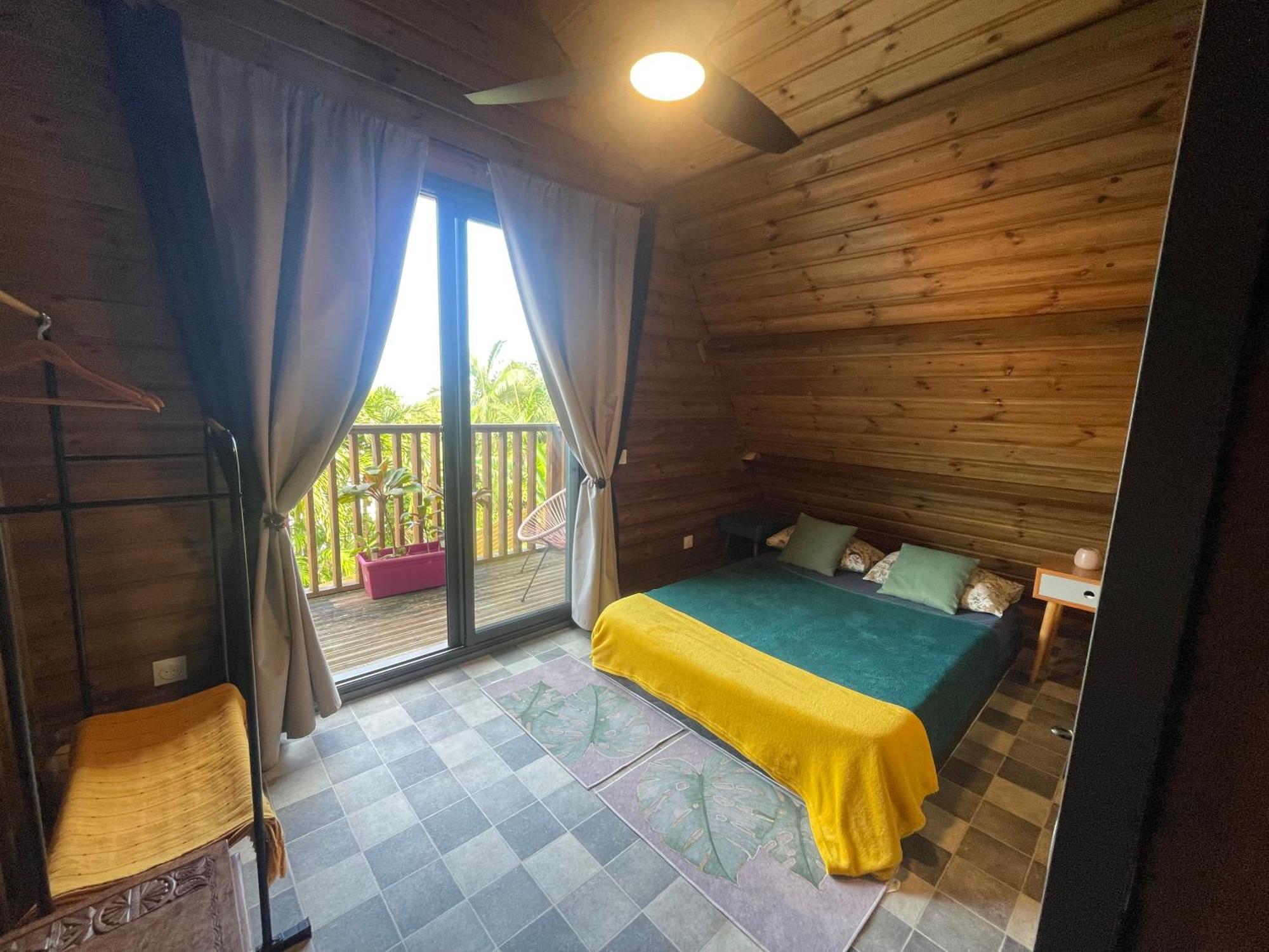 Charmant Chalet Avec Jacuzzi, L'Ile O Vert Saint-Philippe Zewnętrze zdjęcie