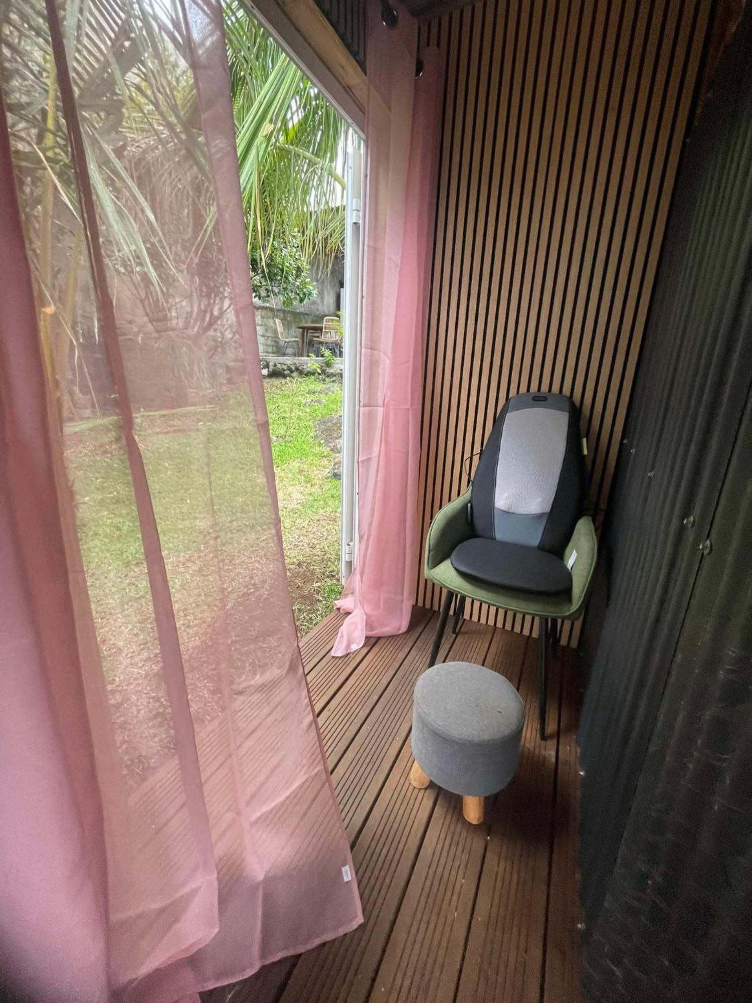 Charmant Chalet Avec Jacuzzi, L'Ile O Vert Saint-Philippe Zewnętrze zdjęcie